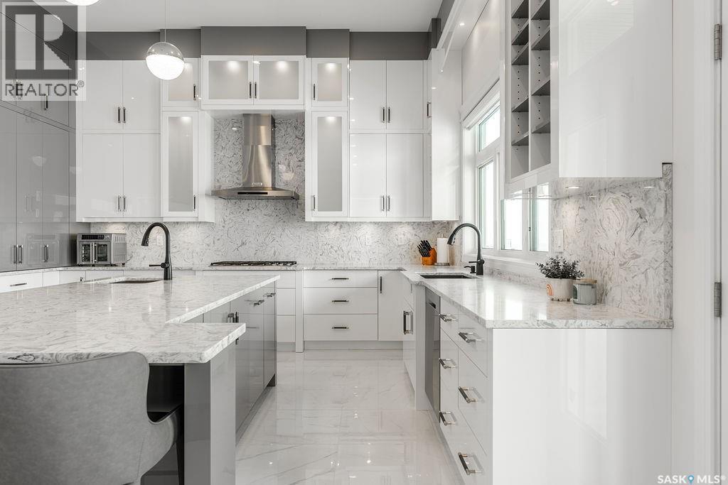 623 Kenaschuk Crescent, Saskatoon, SK - Indoor Photo Showing Kitchen With Upgraded Kitchen