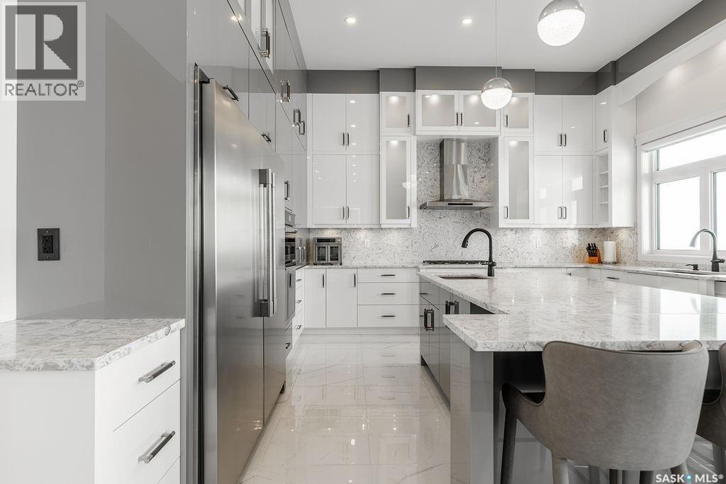 623 Kenaschuk Crescent, Saskatoon, SK - Indoor Photo Showing Kitchen With Upgraded Kitchen