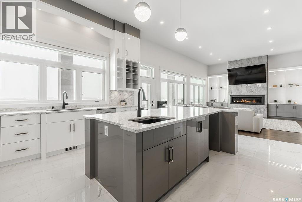 623 Kenaschuk Crescent, Saskatoon, SK - Indoor Photo Showing Kitchen With Upgraded Kitchen