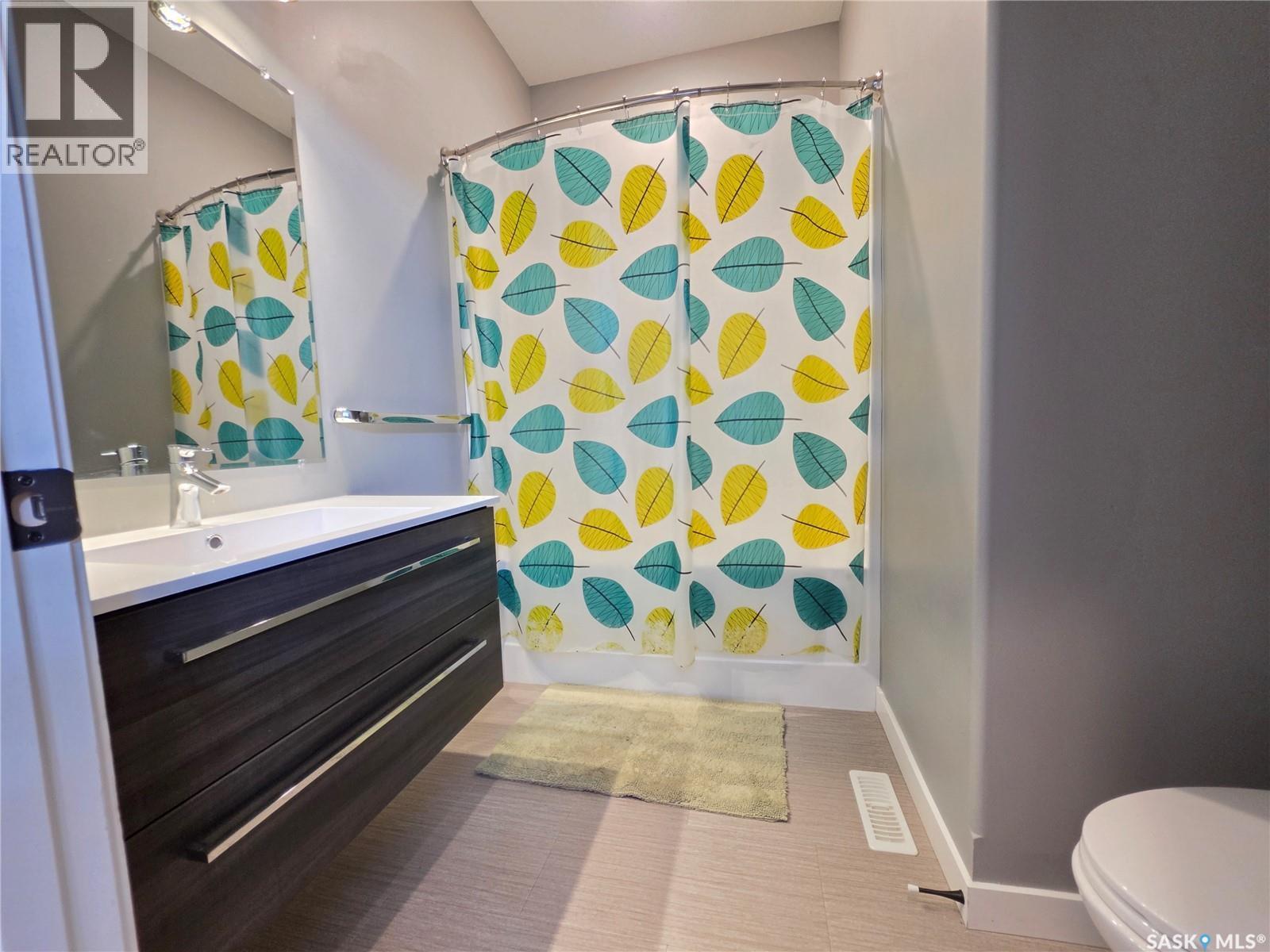 9 Carl Drive, Meadow Lake, SK - Indoor Photo Showing Bathroom