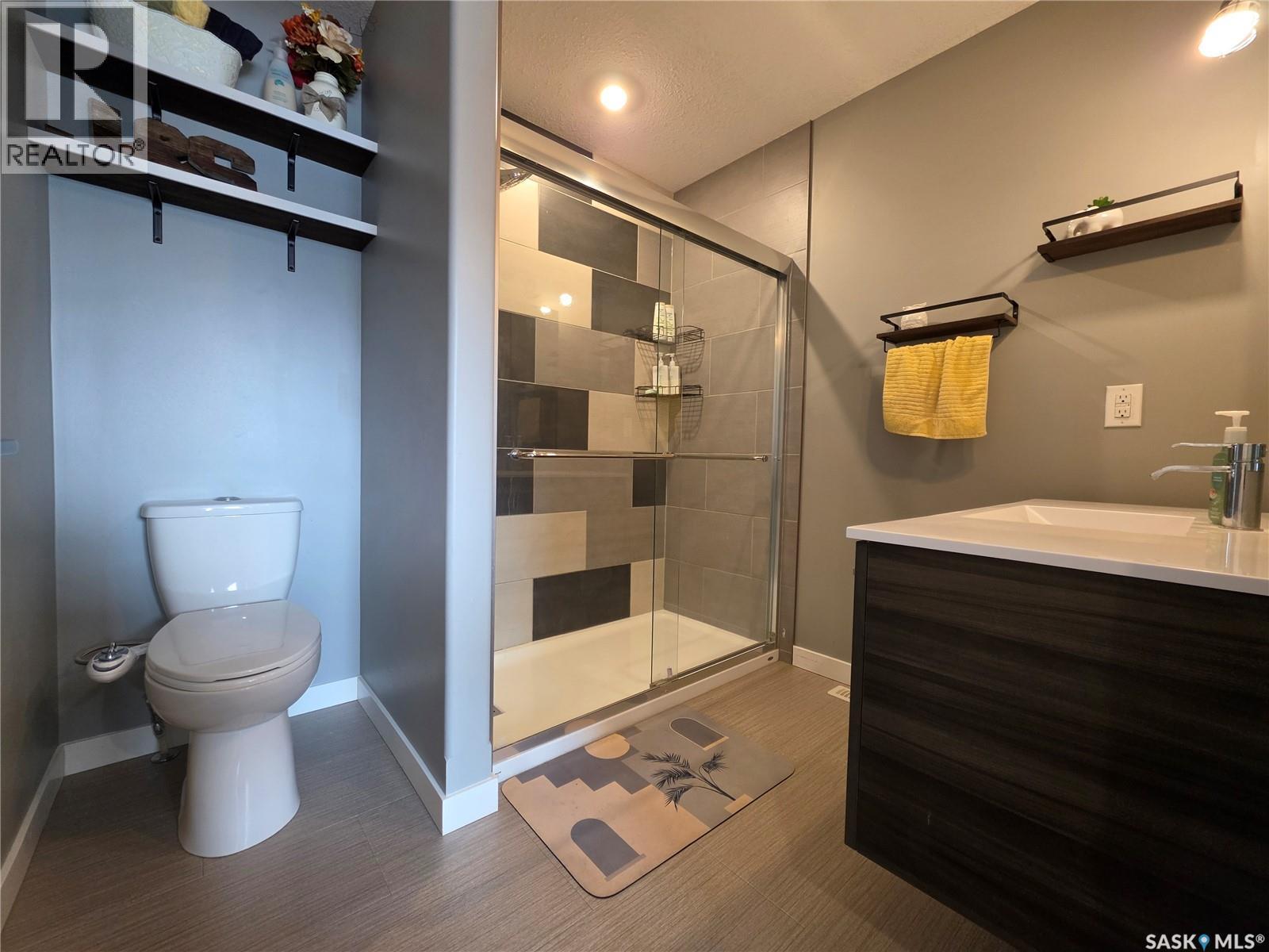 9 Carl Drive, Meadow Lake, SK - Indoor Photo Showing Bathroom