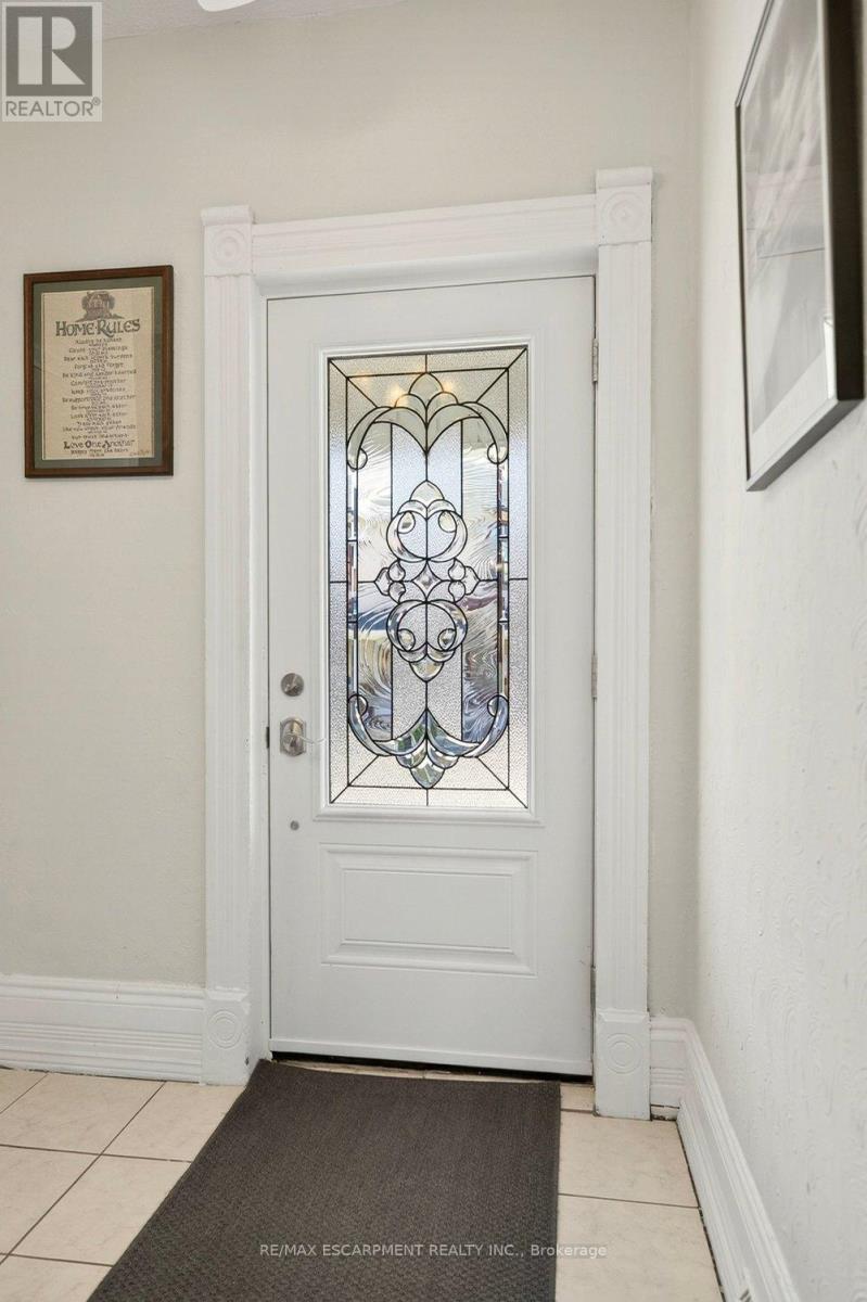 49 Cheever Street, Hamilton, ON - Indoor Photo Showing Other Room