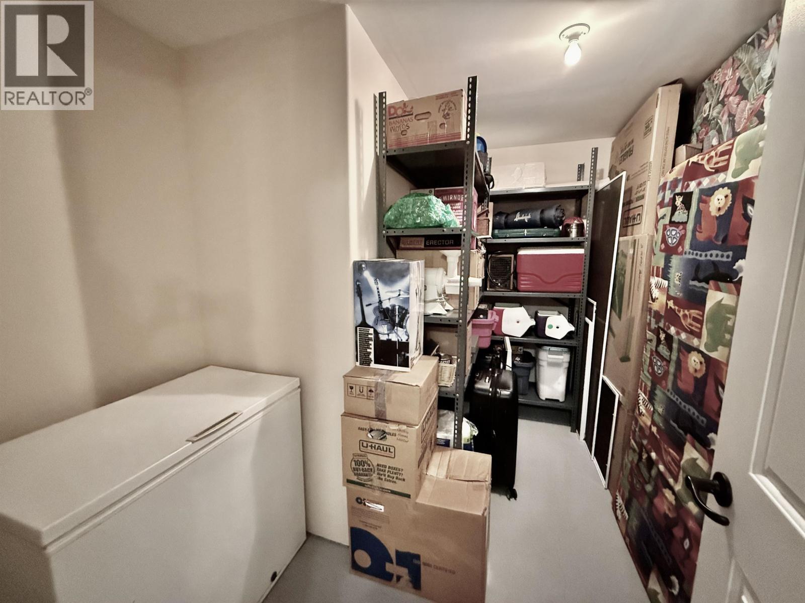 5132 Eagle Place, Terrace, BC - Indoor Photo Showing Laundry Room