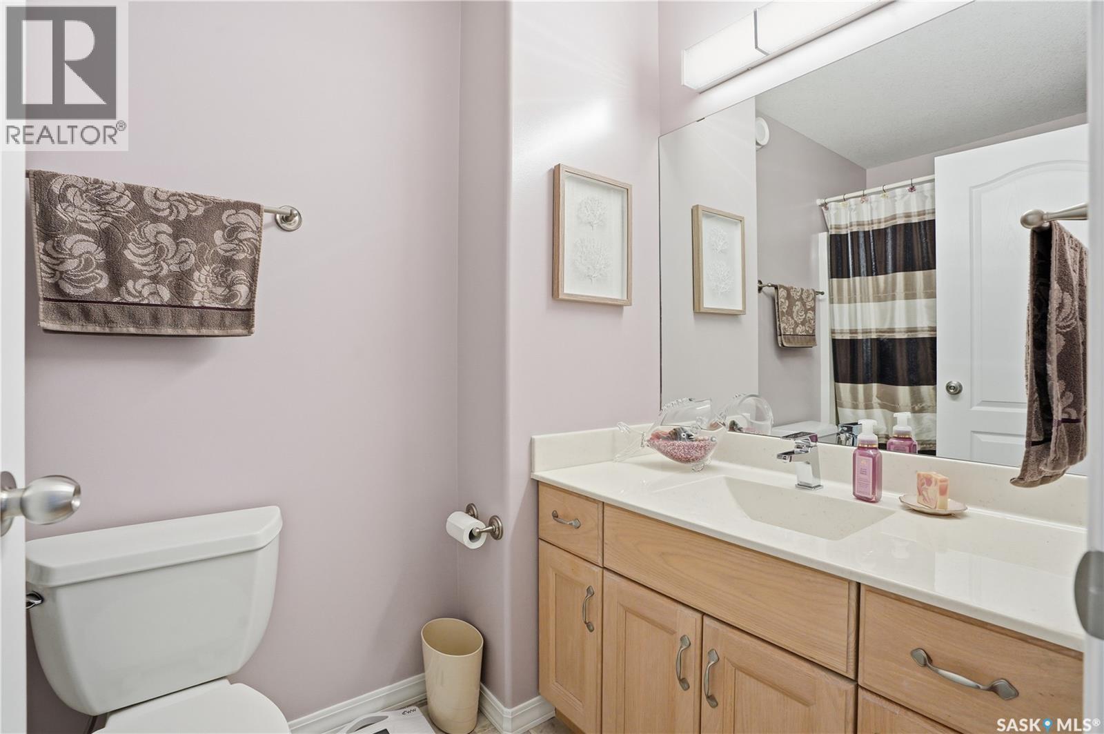 1002 Pezer Crescent, Saskatoon, SK - Indoor Photo Showing Bathroom