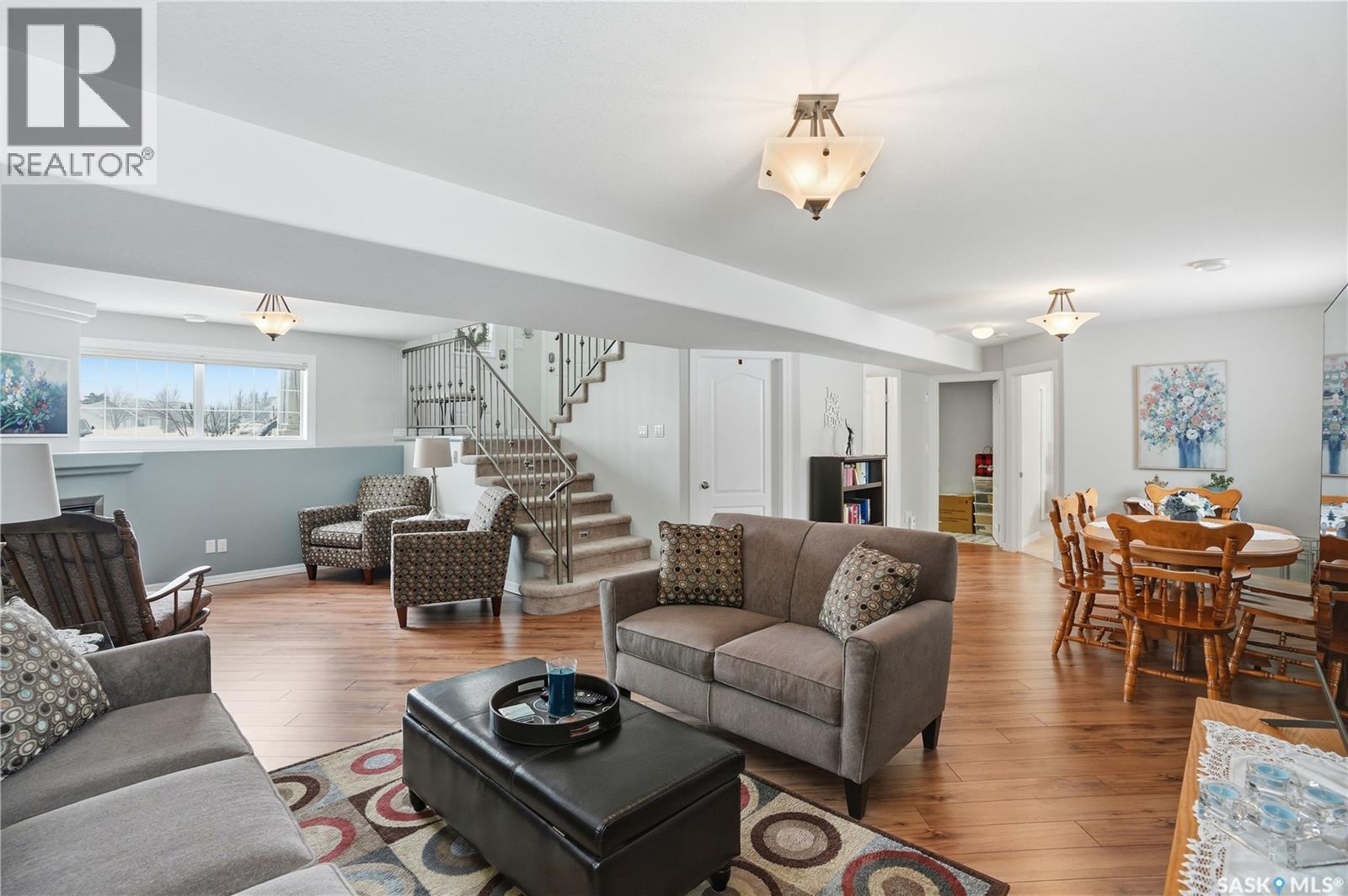 1002 Pezer Crescent, Saskatoon, SK - Indoor Photo Showing Living Room