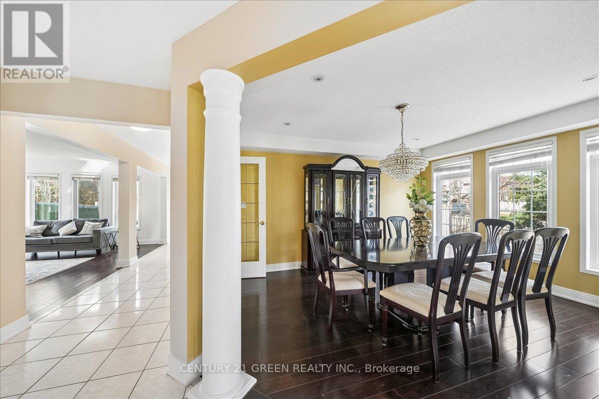 1031 Blueheron Boulevard, Mississauga, ON - Indoor Photo Showing Dining Room