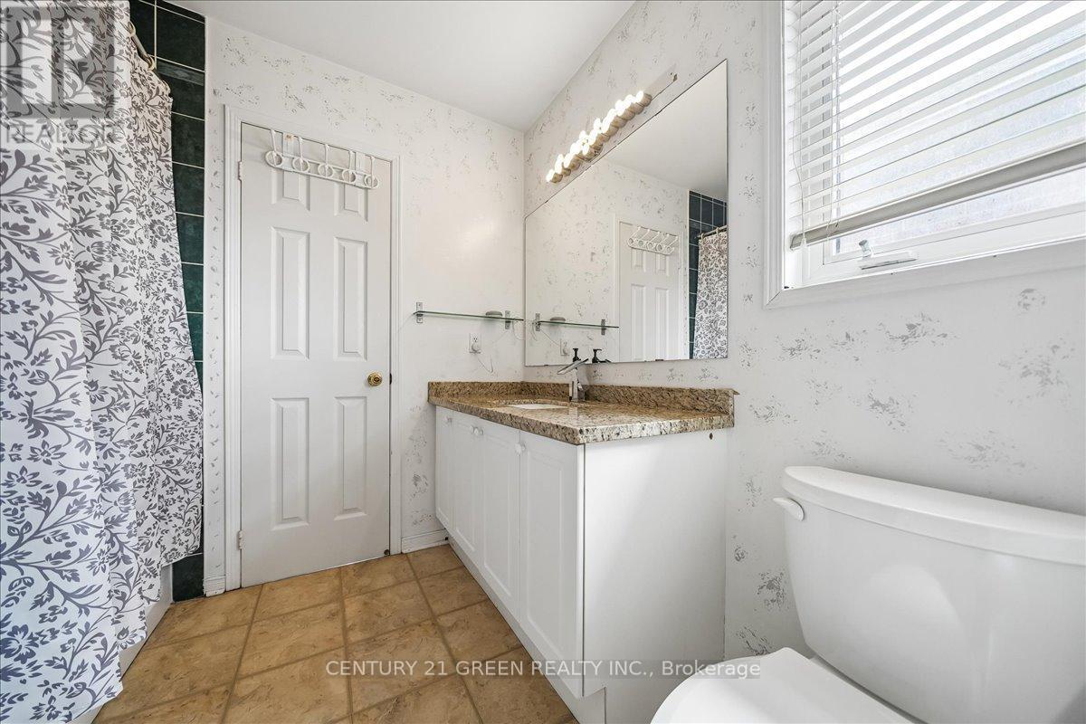 1031 Blueheron Boulevard, Mississauga, ON - Indoor Photo Showing Bathroom