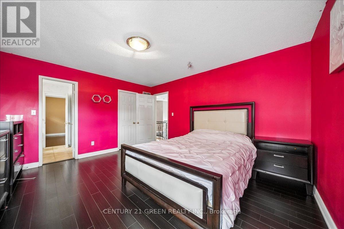 1031 Blueheron Boulevard, Mississauga, ON - Indoor Photo Showing Bedroom