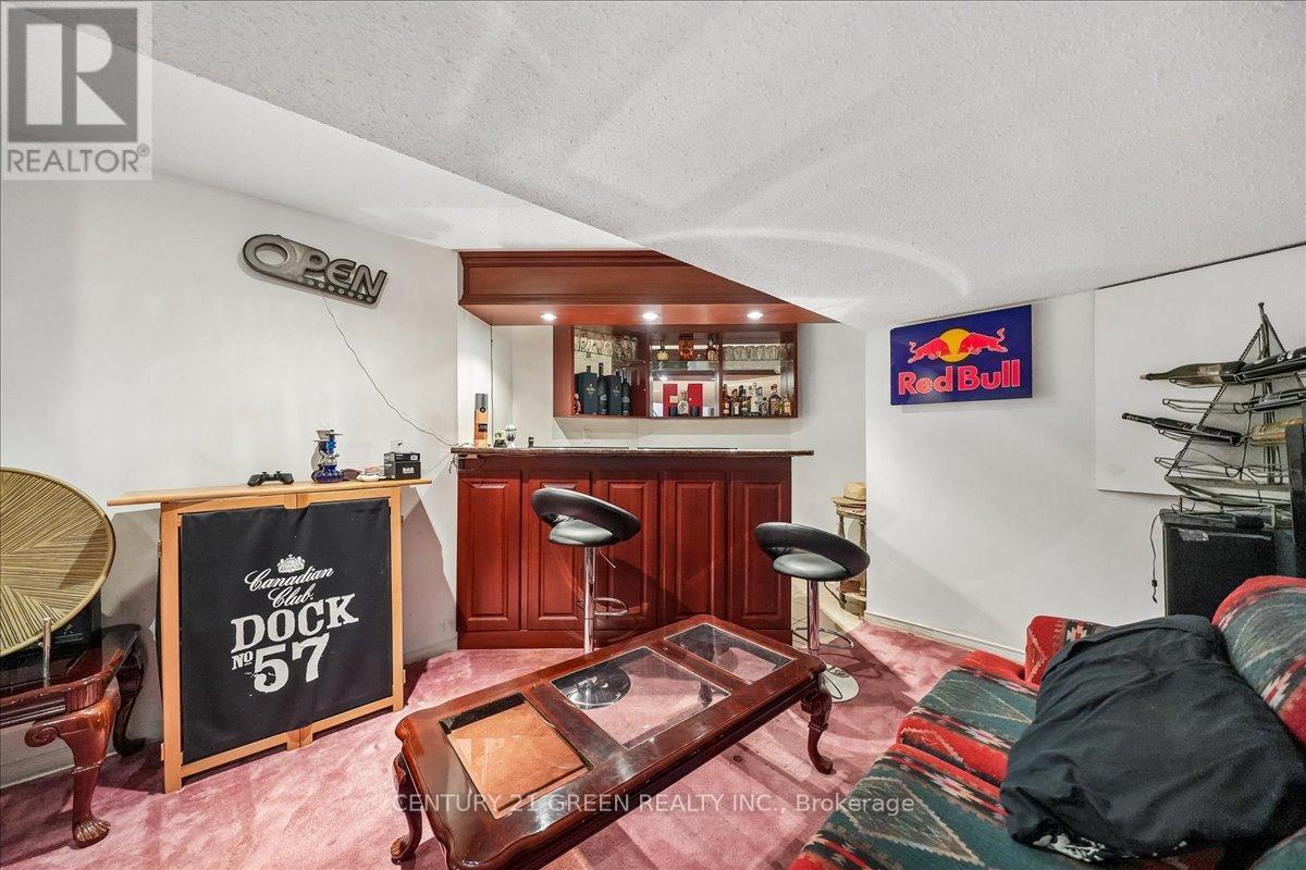 1031 Blueheron Boulevard, Mississauga, ON - Indoor