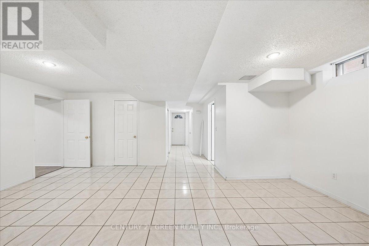 1031 Blueheron Boulevard, Mississauga, ON - Indoor Photo Showing Other Room