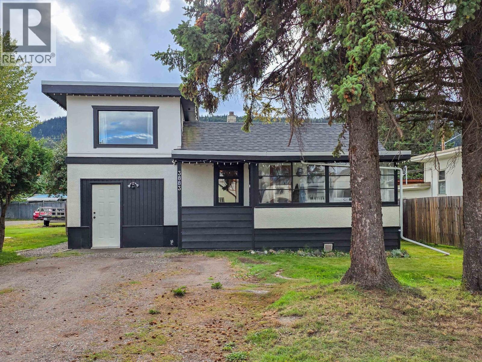 3883 3Rd Avenue, Smithers, BC - Outdoor