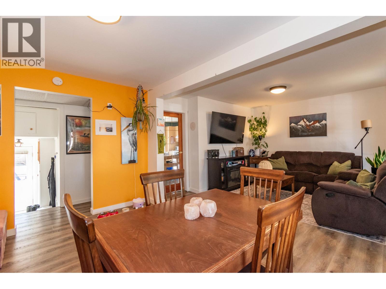 3883 3Rd Avenue, Smithers, BC - Indoor Photo Showing Dining Room