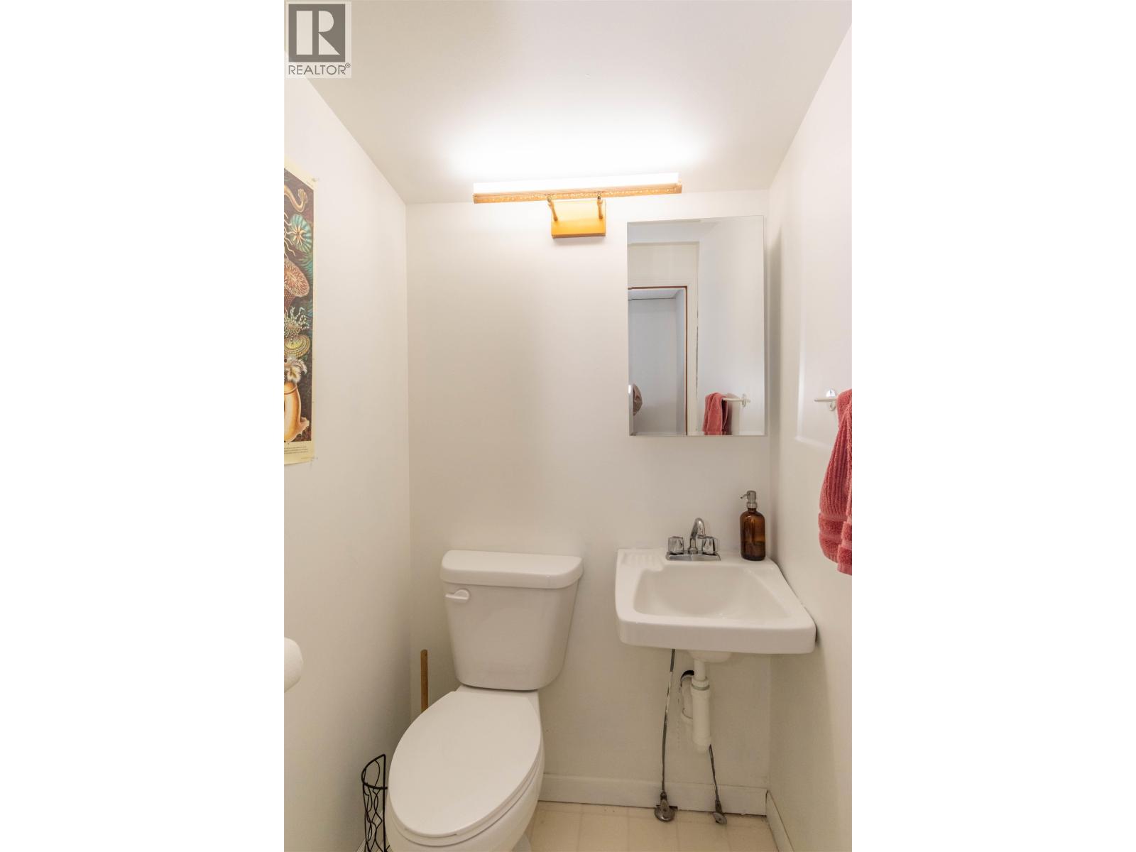 3883 3Rd Avenue, Smithers, BC - Indoor Photo Showing Bathroom