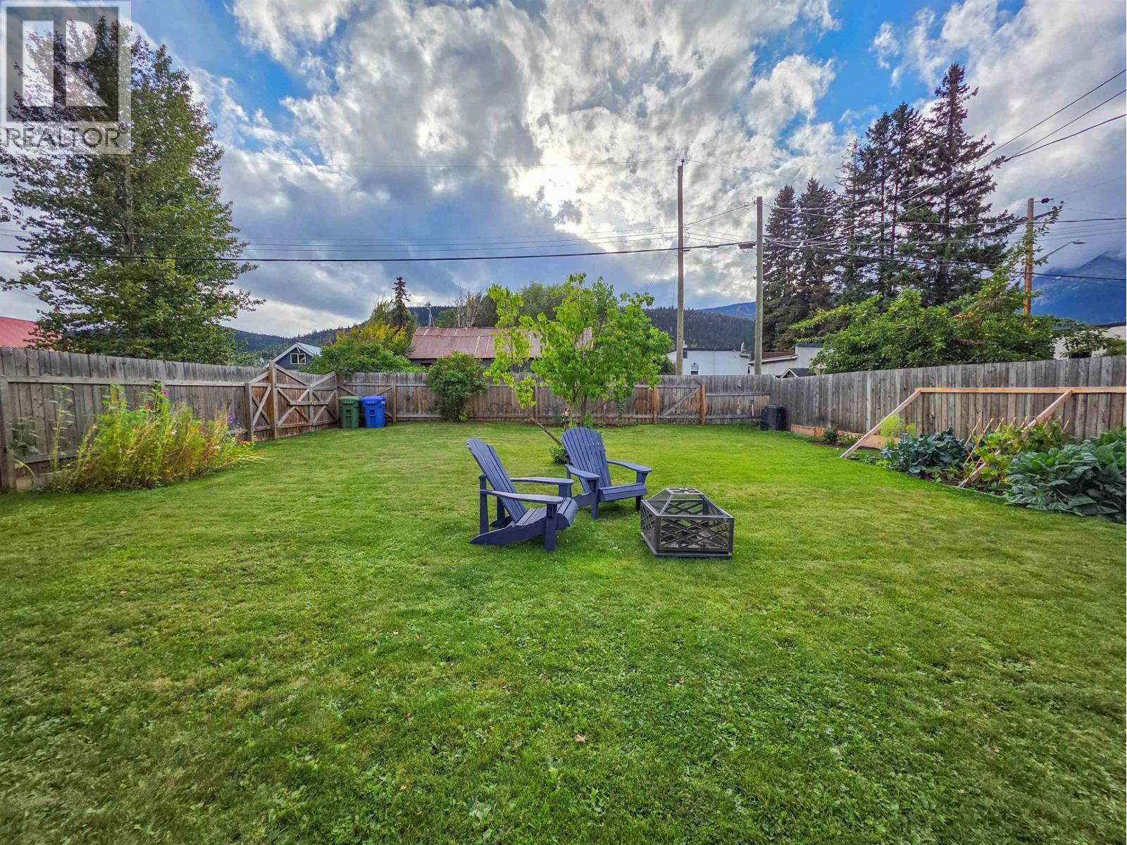 3883 3Rd Avenue, Smithers, BC - Outdoor