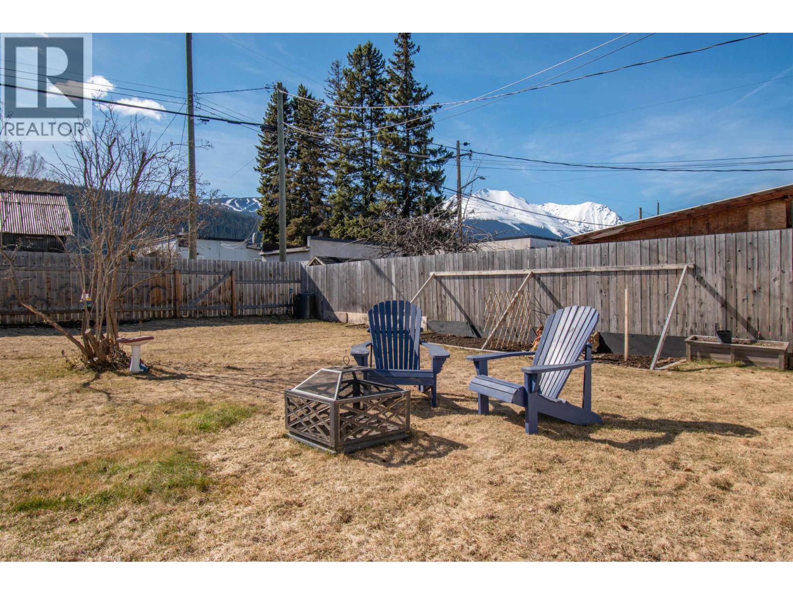 3883 3Rd Avenue, Smithers, BC - Outdoor