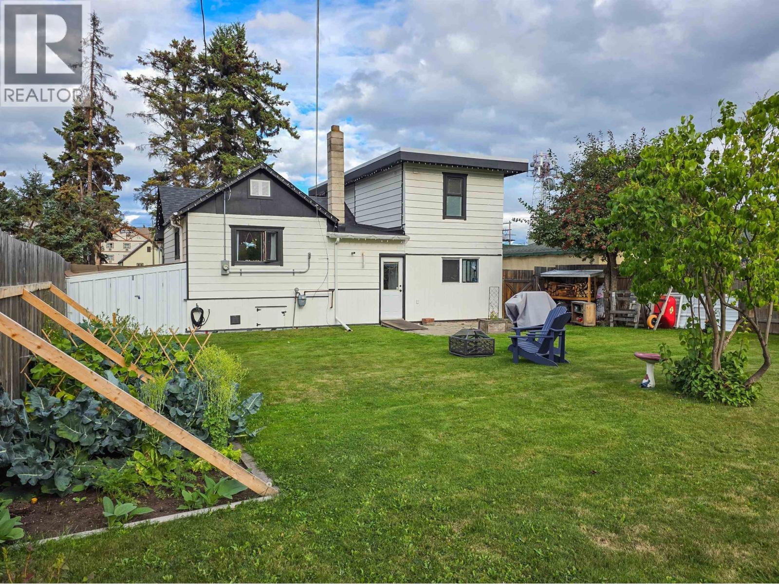 3883 3Rd Avenue, Smithers, BC - Outdoor
