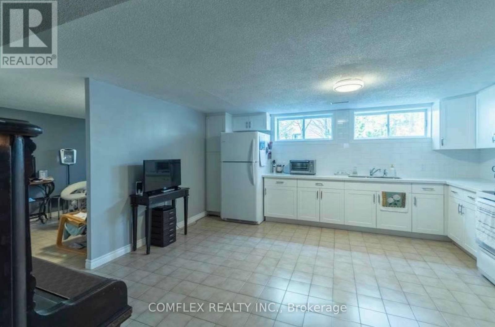 1363 Townline Road N, Clarington, ON - Indoor Photo Showing Kitchen