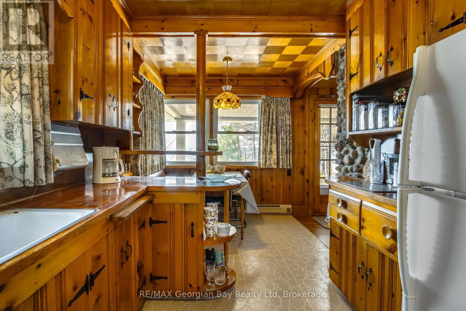 750 Tiny Beaches Road S, Tiny, ON - Indoor Photo Showing Kitchen