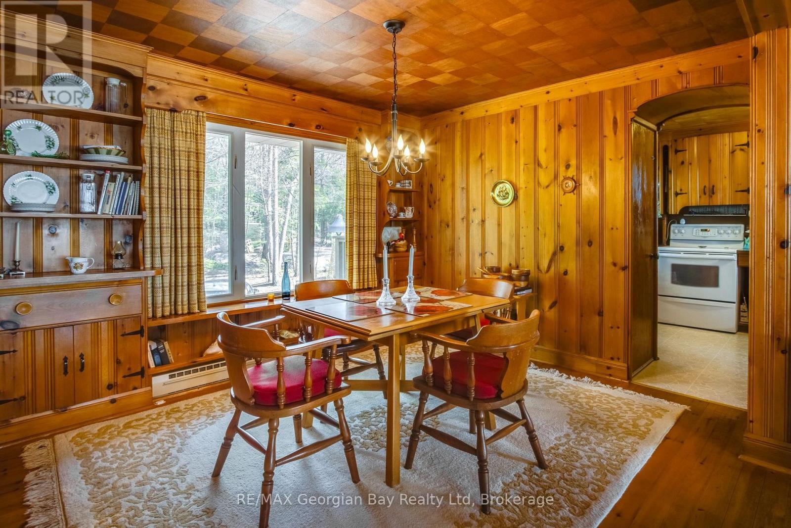 750 Tiny Beaches Road S, Tiny, ON - Indoor Photo Showing Dining Room