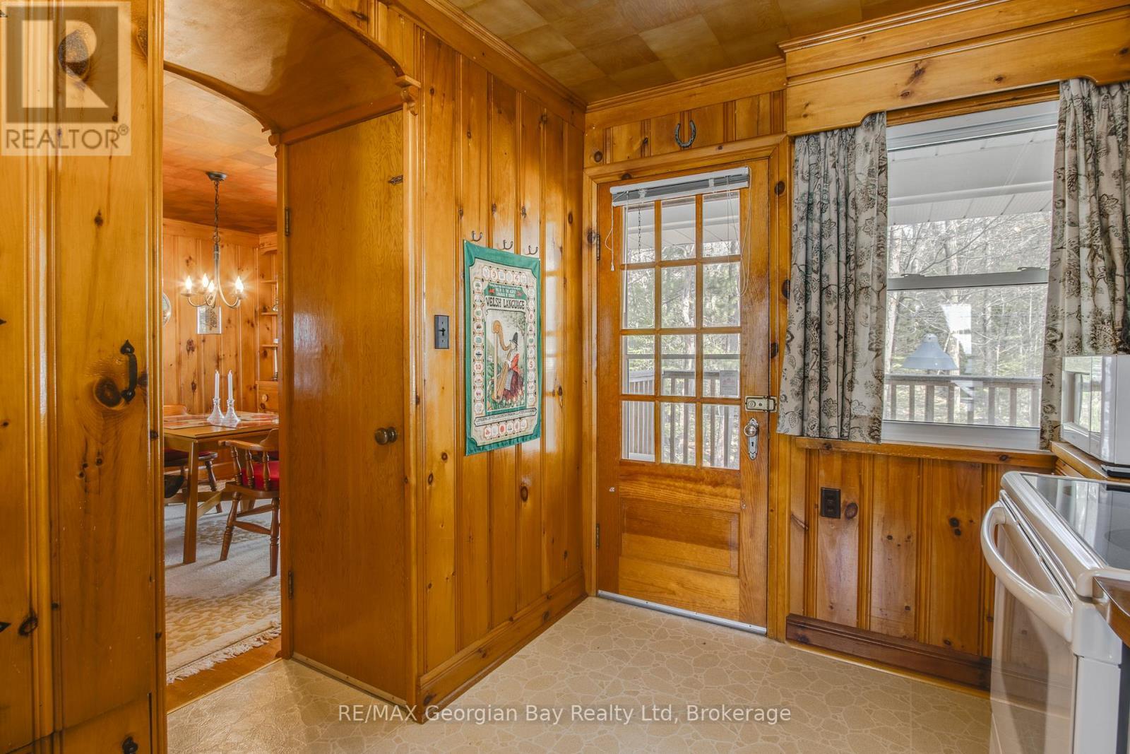 750 Tiny Beaches Road S, Tiny, ON - Indoor Photo Showing Other Room