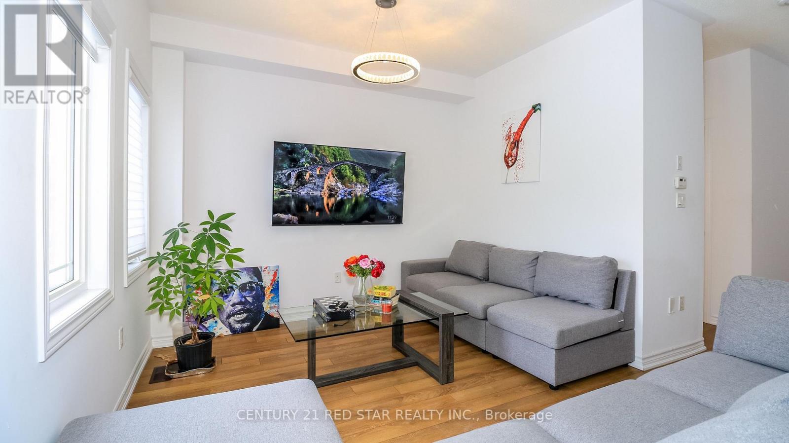 32 Milson Crescent, Essa, ON - Indoor Photo Showing Other Room