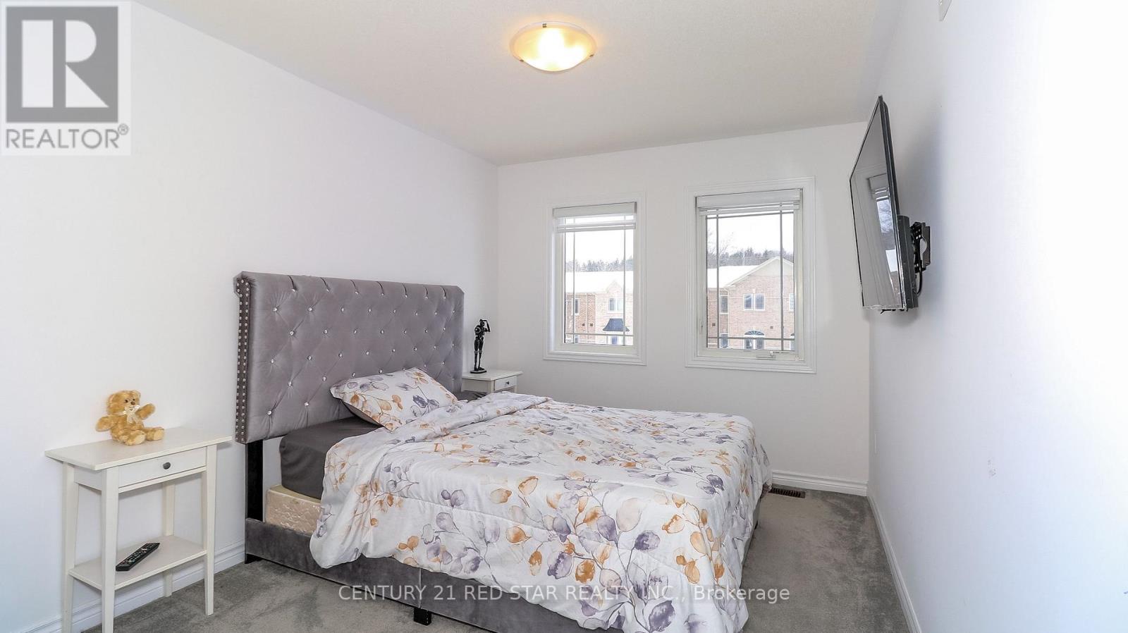 32 Milson Crescent, Essa, ON - Indoor Photo Showing Bedroom