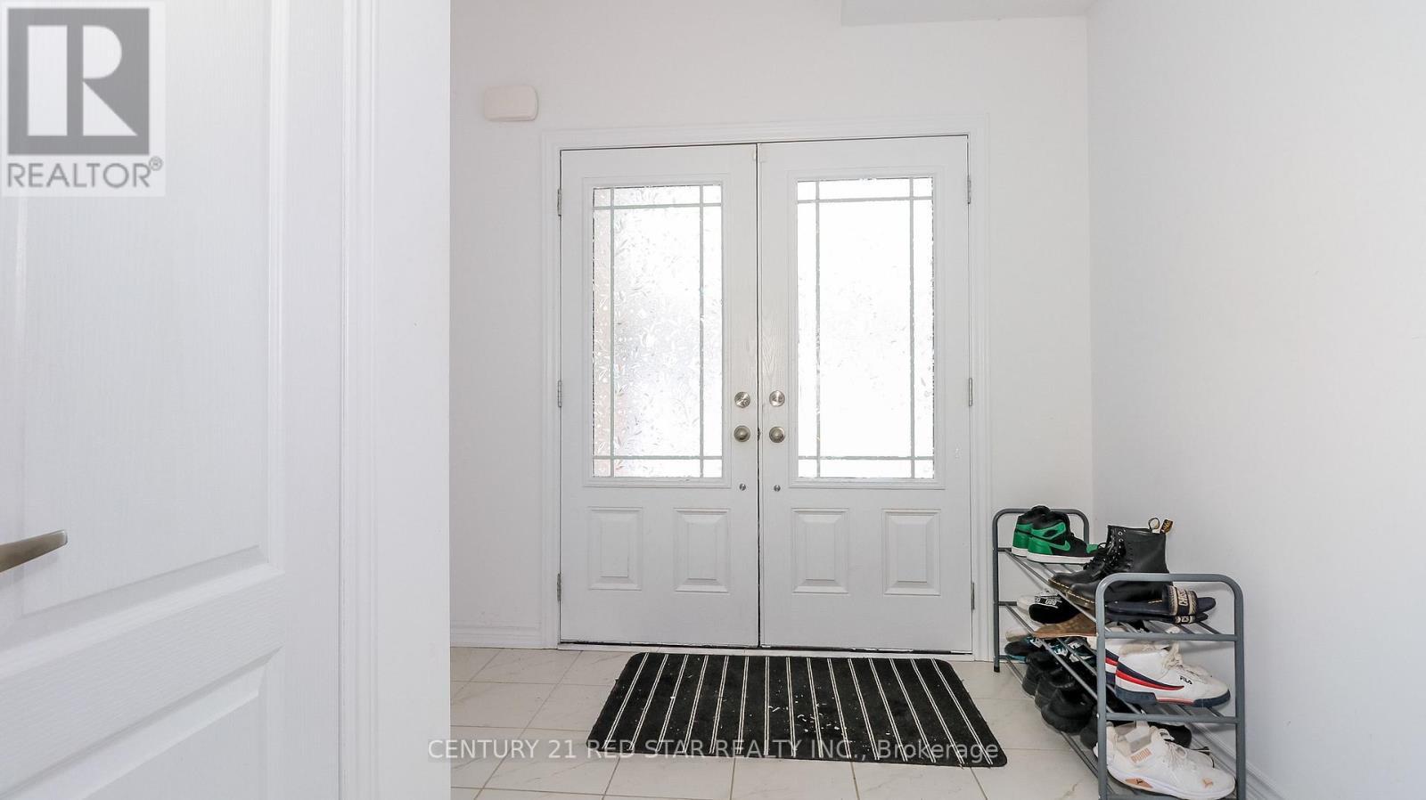 32 Milson Crescent, Essa, ON - Indoor Photo Showing Other Room