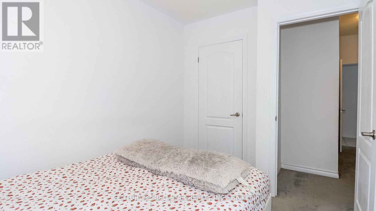 32 Milson Crescent, Essa, ON - Indoor Photo Showing Bedroom