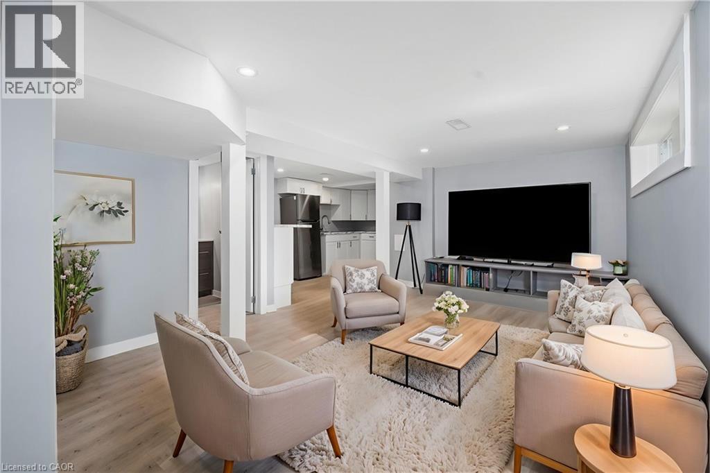 *VIRTUALLY STAGED - 233 Normanhurst Avenue, Hamilton, ON - Indoor Photo Showing Living Room
