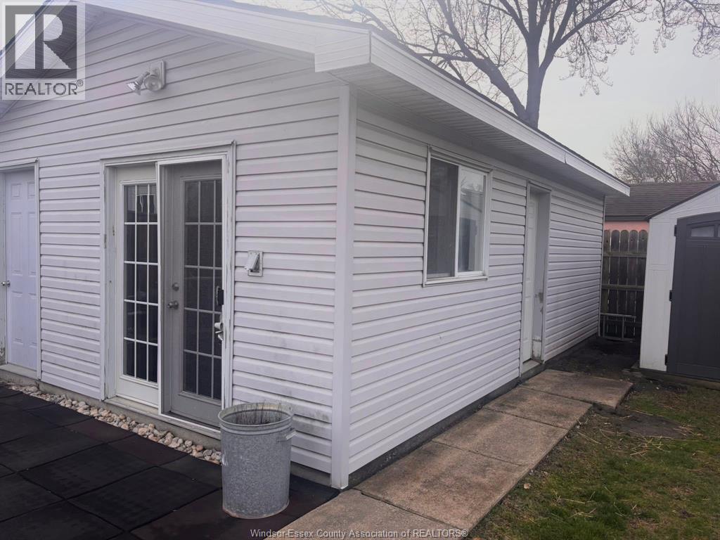 2348 Arthur, Windsor, ON - Outdoor With Exterior