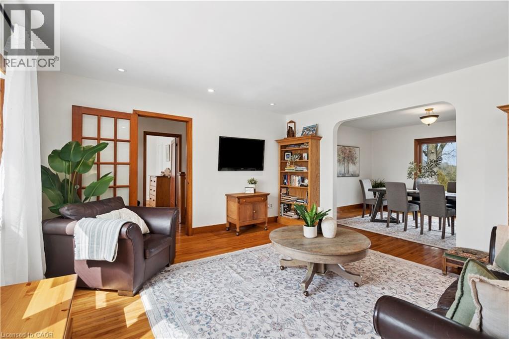 5099 First Line, Acton, ON - Indoor Photo Showing Living Room