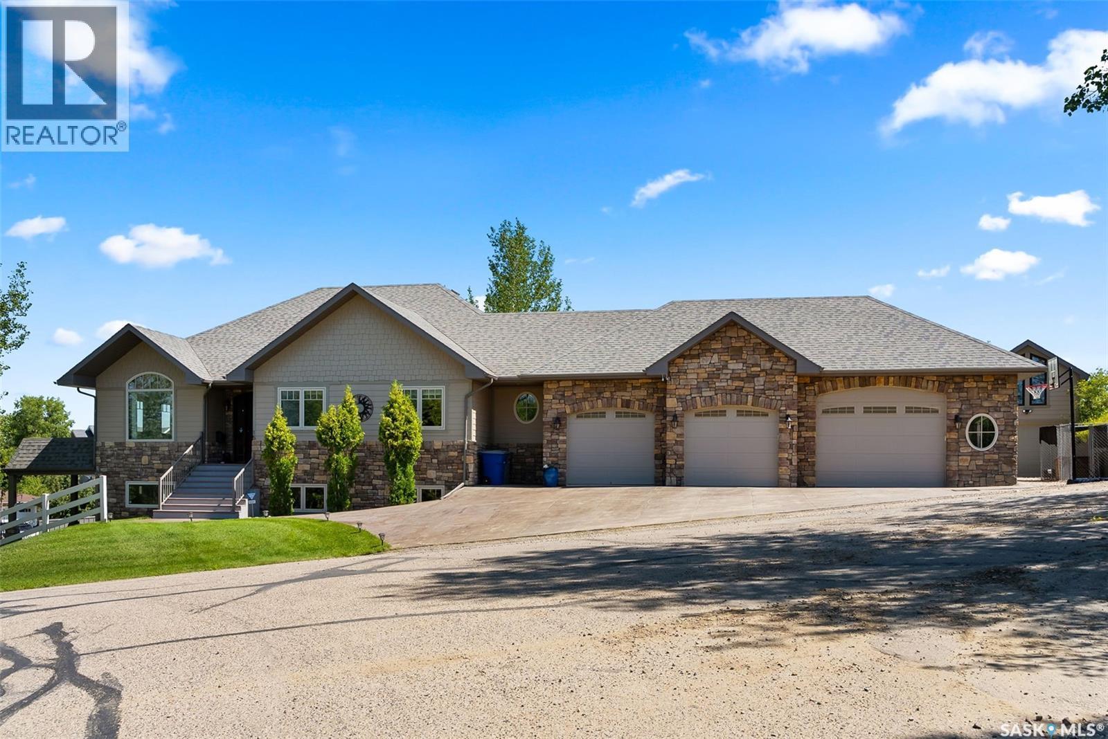 15 Meadow Bay, Lumsden, SK - Outdoor With Facade