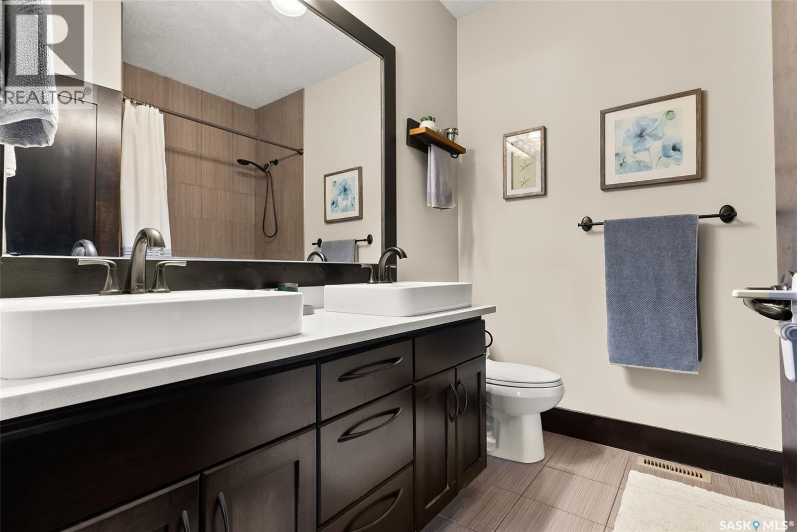 15 Meadow Bay, Lumsden, SK - Indoor Photo Showing Bathroom