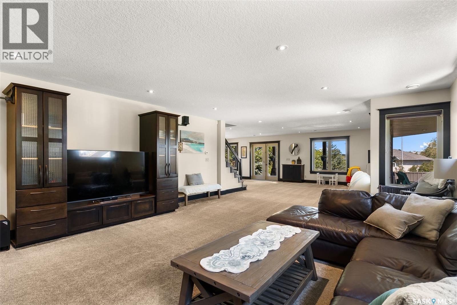 15 Meadow Bay, Lumsden, SK - Indoor Photo Showing Living Room