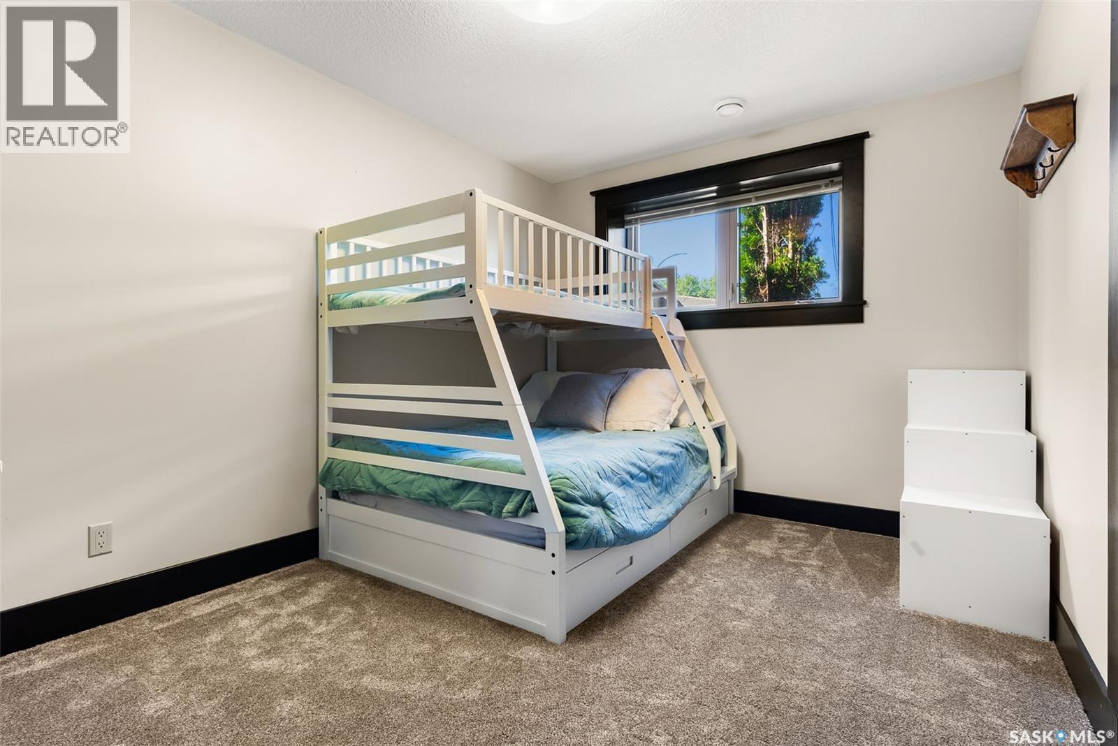 15 Meadow Bay, Lumsden, SK - Indoor Photo Showing Bedroom