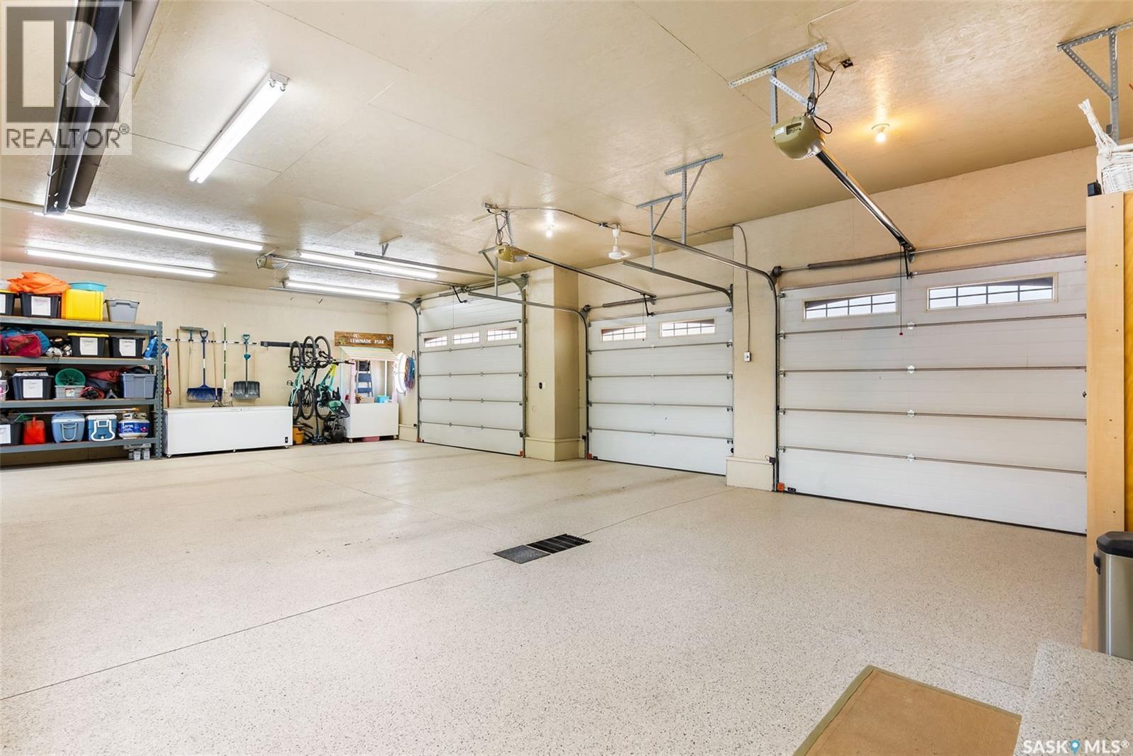 15 Meadow Bay, Lumsden, SK - Indoor Photo Showing Garage