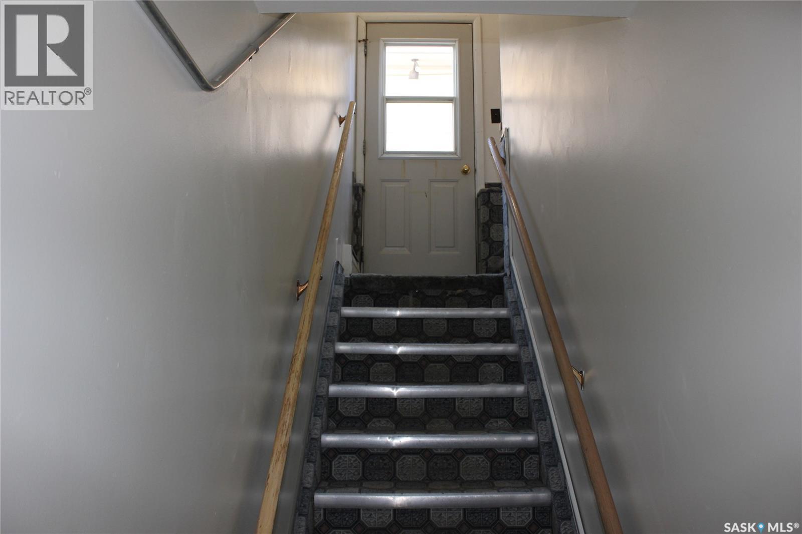 459 6Th Avenue Nw, Swift Current, SK - Indoor Photo Showing Other Room