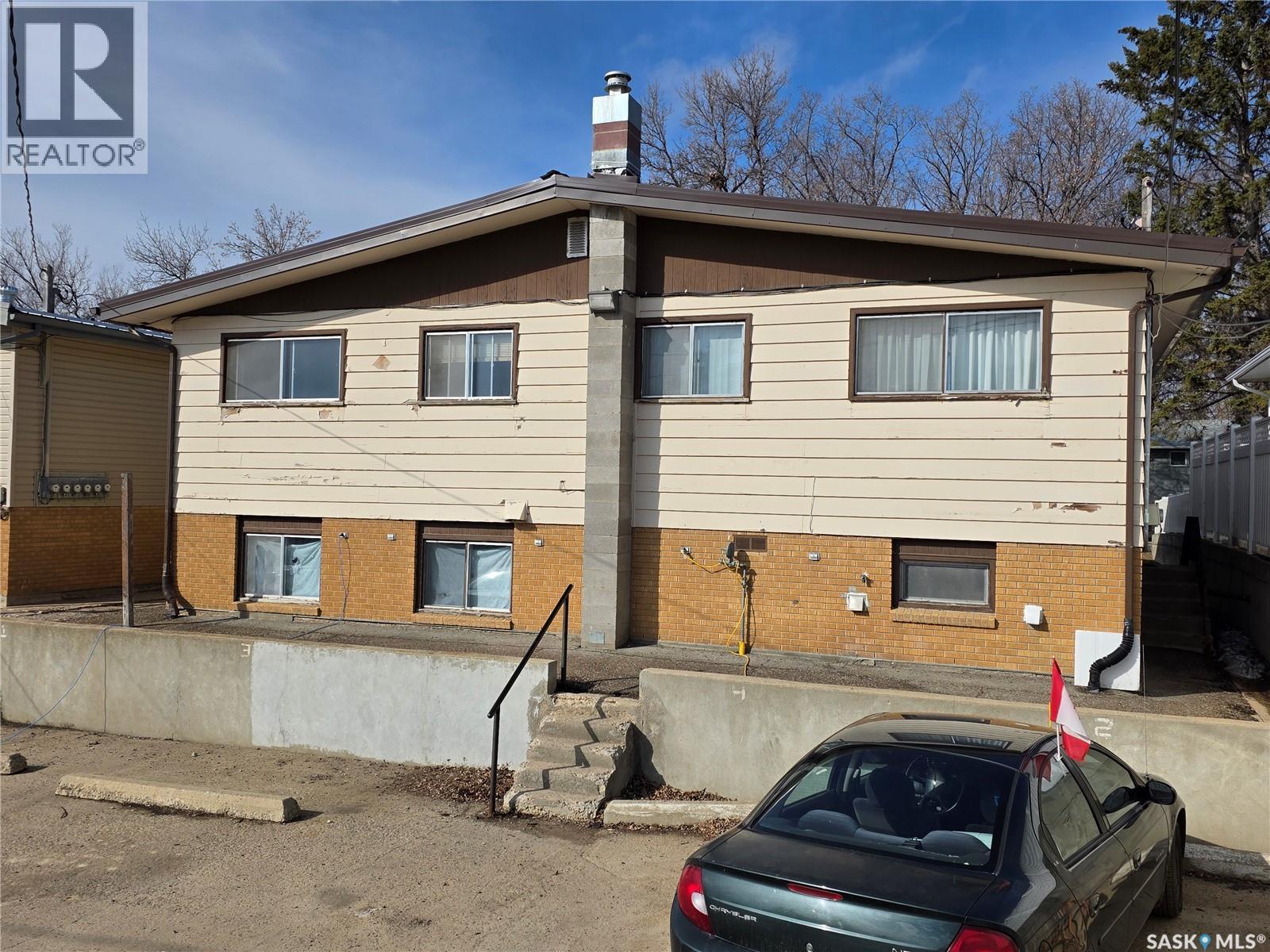 459 6Th Avenue Nw, Swift Current, SK - Outdoor With Exterior