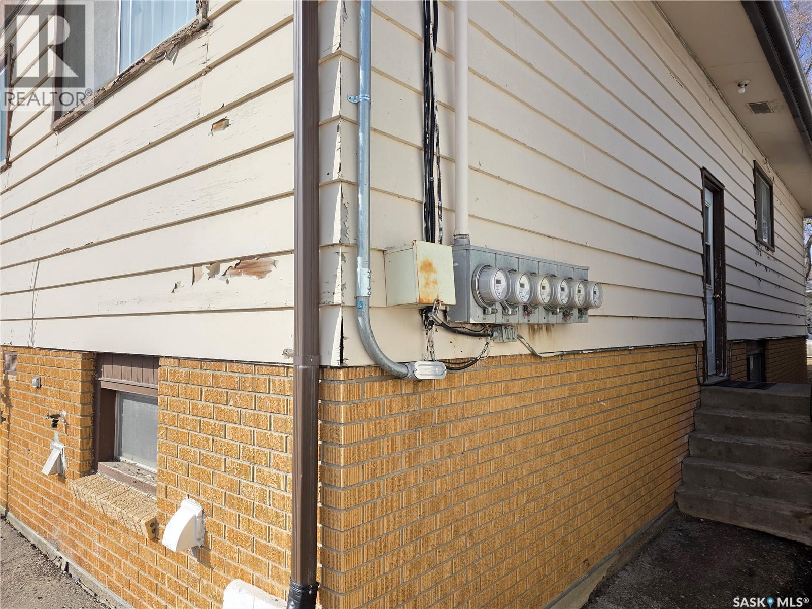 459 6Th Avenue Nw, Swift Current, SK - With Exterior