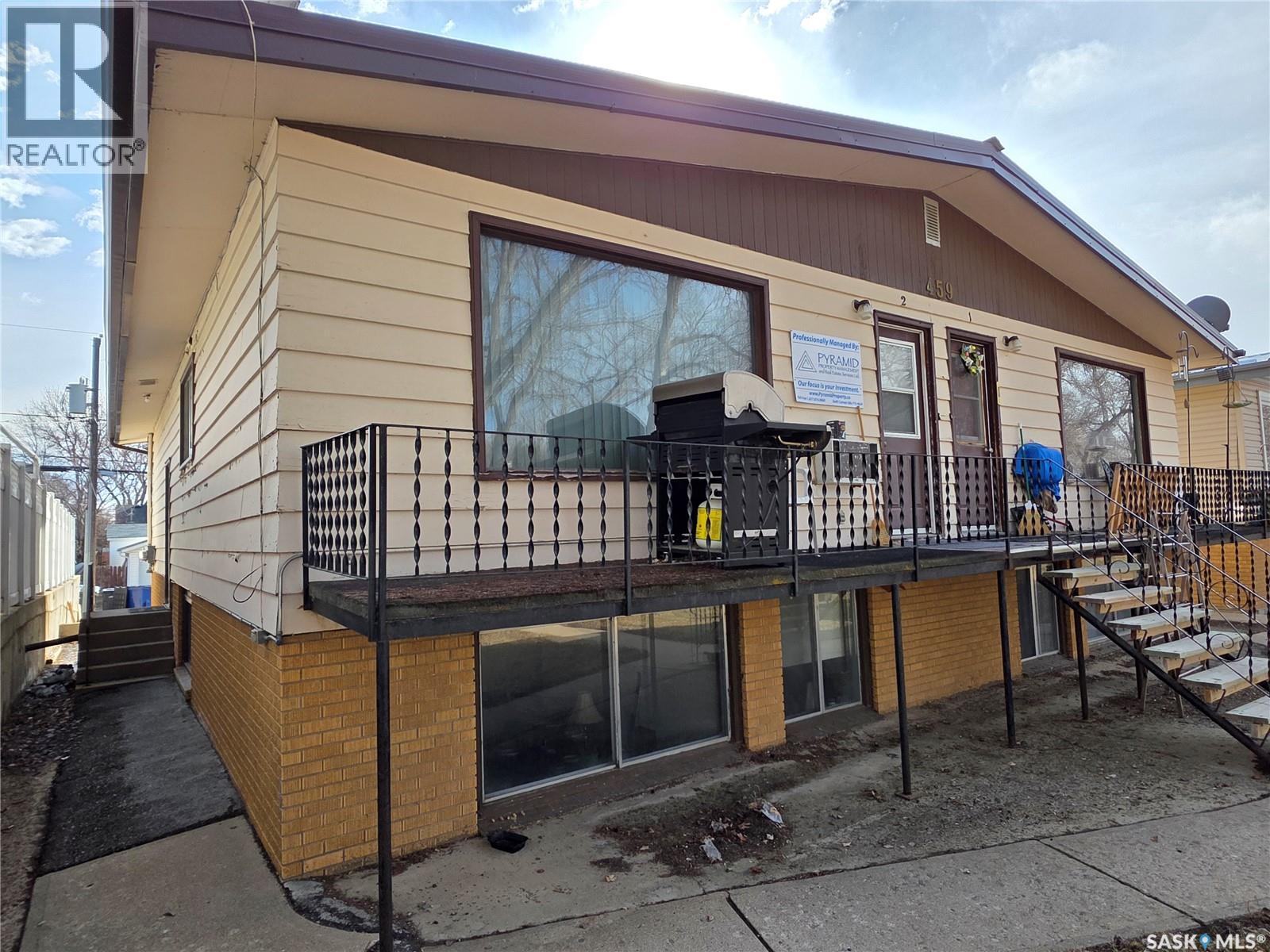 459 6Th Avenue Nw, Swift Current, SK - Outdoor With Deck Patio Veranda With Exterior