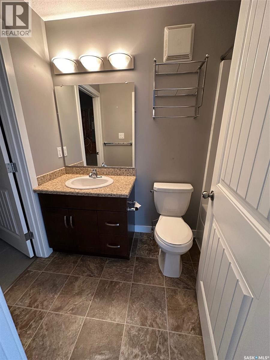 6 416 Main Street, Bienfait, SK - Indoor Photo Showing Bathroom