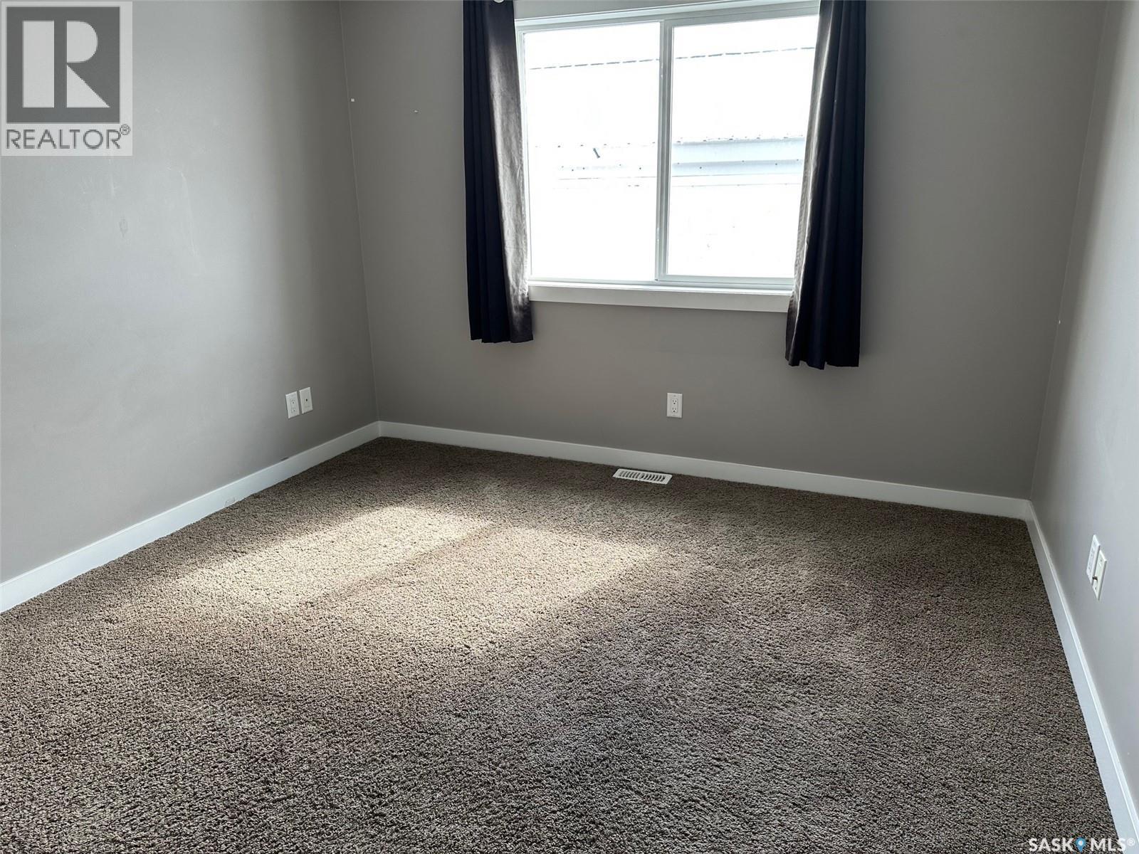 6 416 Main Street, Bienfait, SK - Indoor Photo Showing Other Room