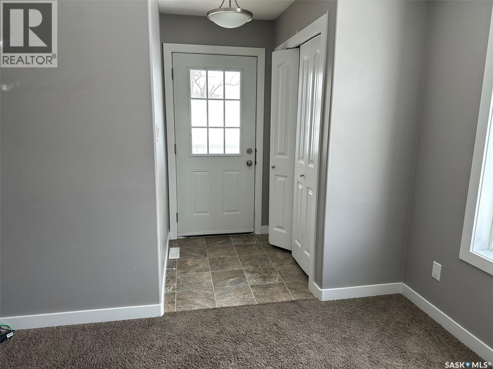 6 416 Main Street, Bienfait, SK - Indoor Photo Showing Other Room