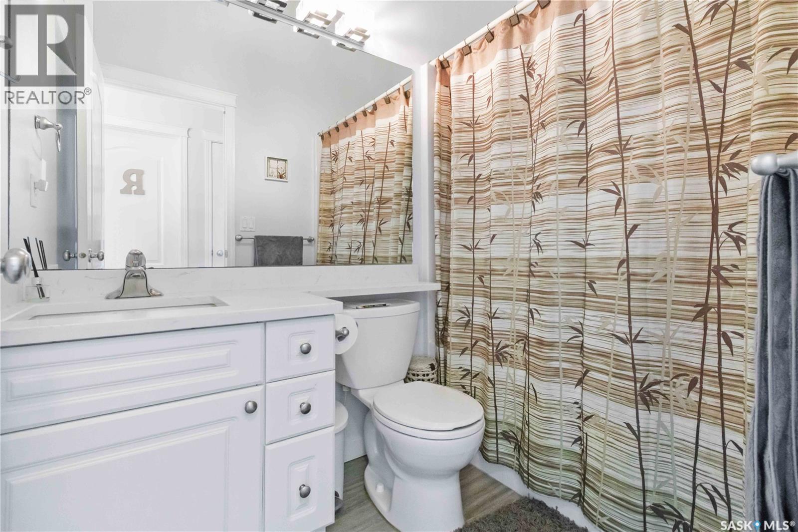 330 Sears Cove, Saskatoon, SK - Indoor Photo Showing Bathroom