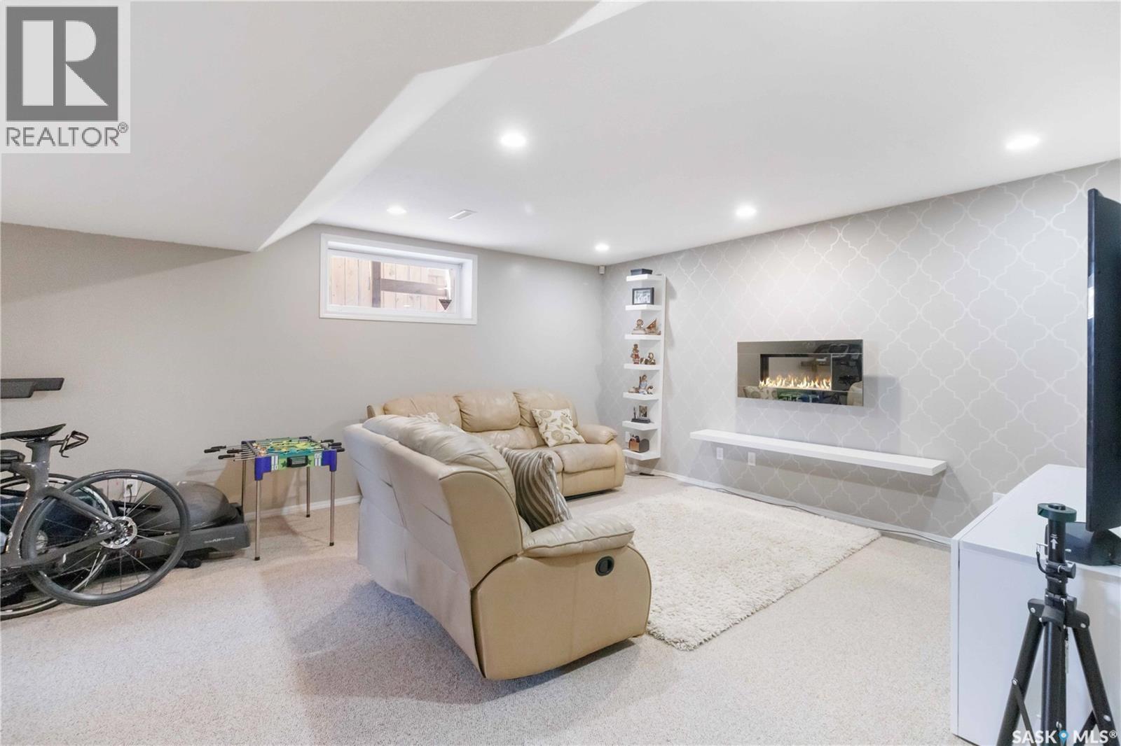 330 Sears Cove, Saskatoon, SK - Indoor Photo Showing Other Room