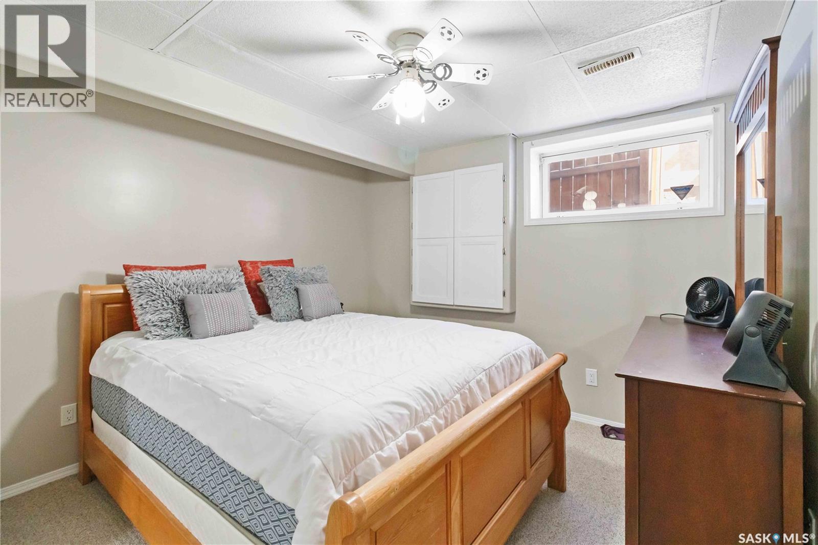 330 Sears Cove, Saskatoon, SK - Indoor Photo Showing Bedroom