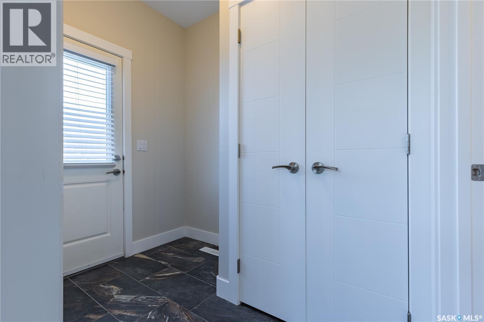 1037 7Th Street E, Saskatoon, SK