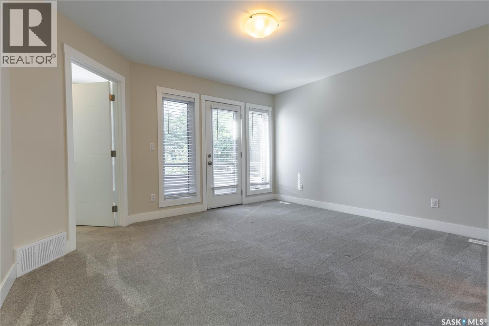 1037 7Th Street E, Saskatoon, SK