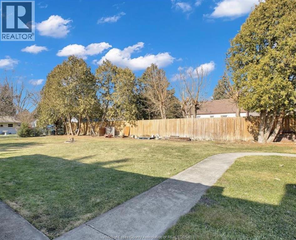 564 Wallace, Windsor, ON - Outdoor