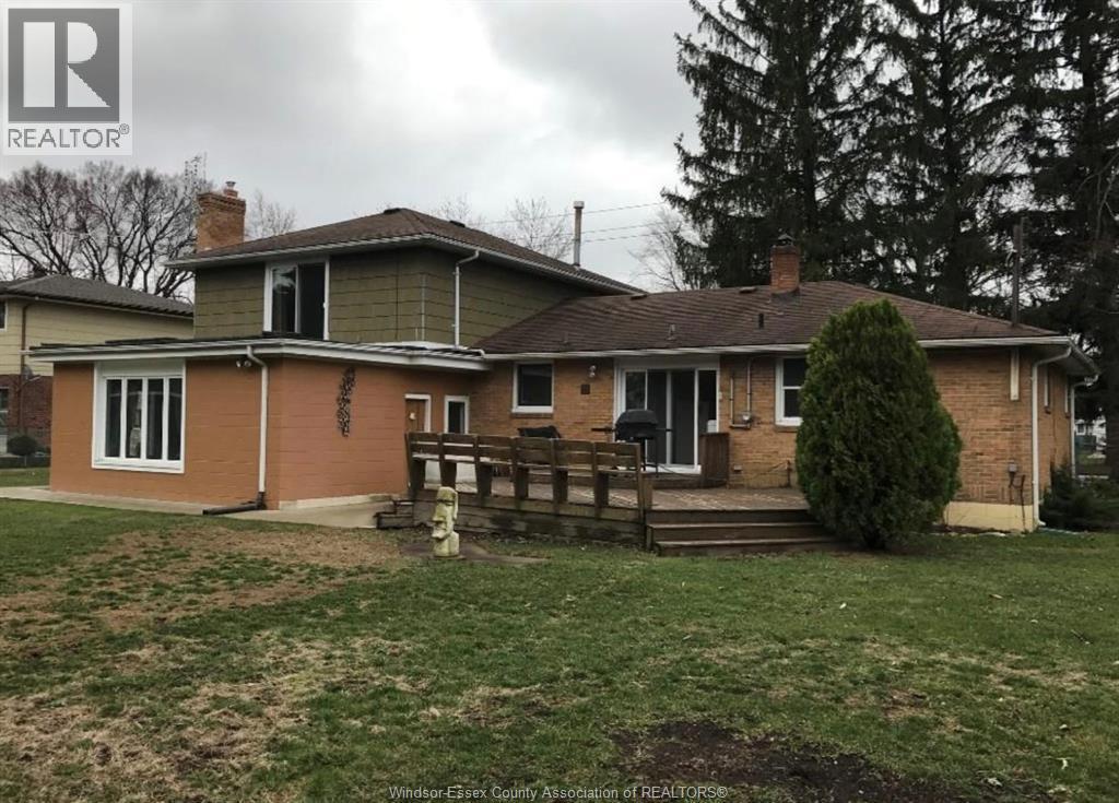 564 Wallace, Windsor, ON - Outdoor With Deck Patio Veranda